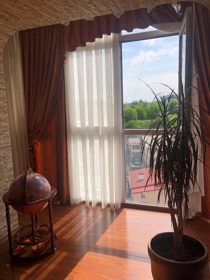 Апартаменти По Сковороди Khmelnytskyi Exterior photo